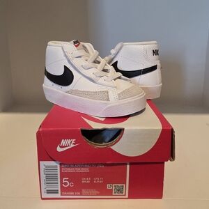 Nike Kids White and Black Snea